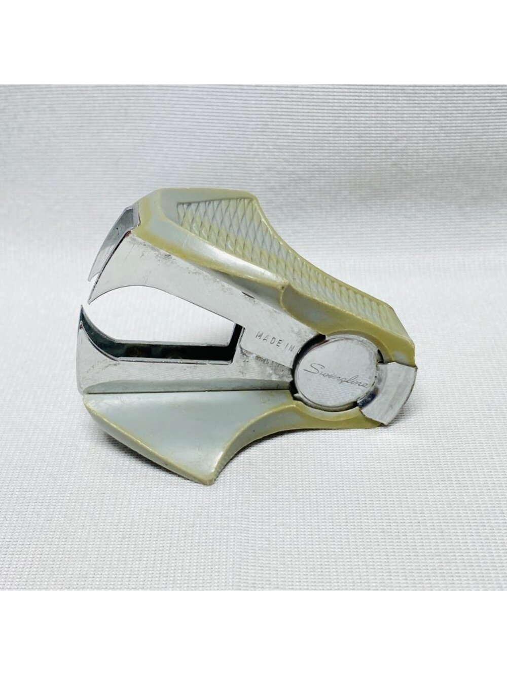 Vintage Swingline Model 100 Staple Remover With Textured Grip & Chrome Accents